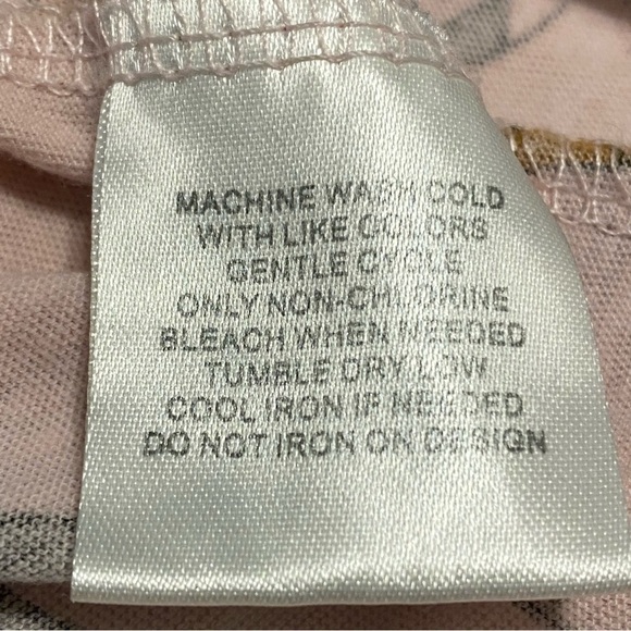 Tom and Jerry Graphic Tee, All Over Print, Pink, XL - Picture 6 of 8